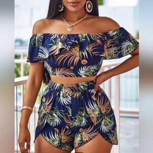 New Off Shoulder Tropical Top & Wrap Hem Shorts